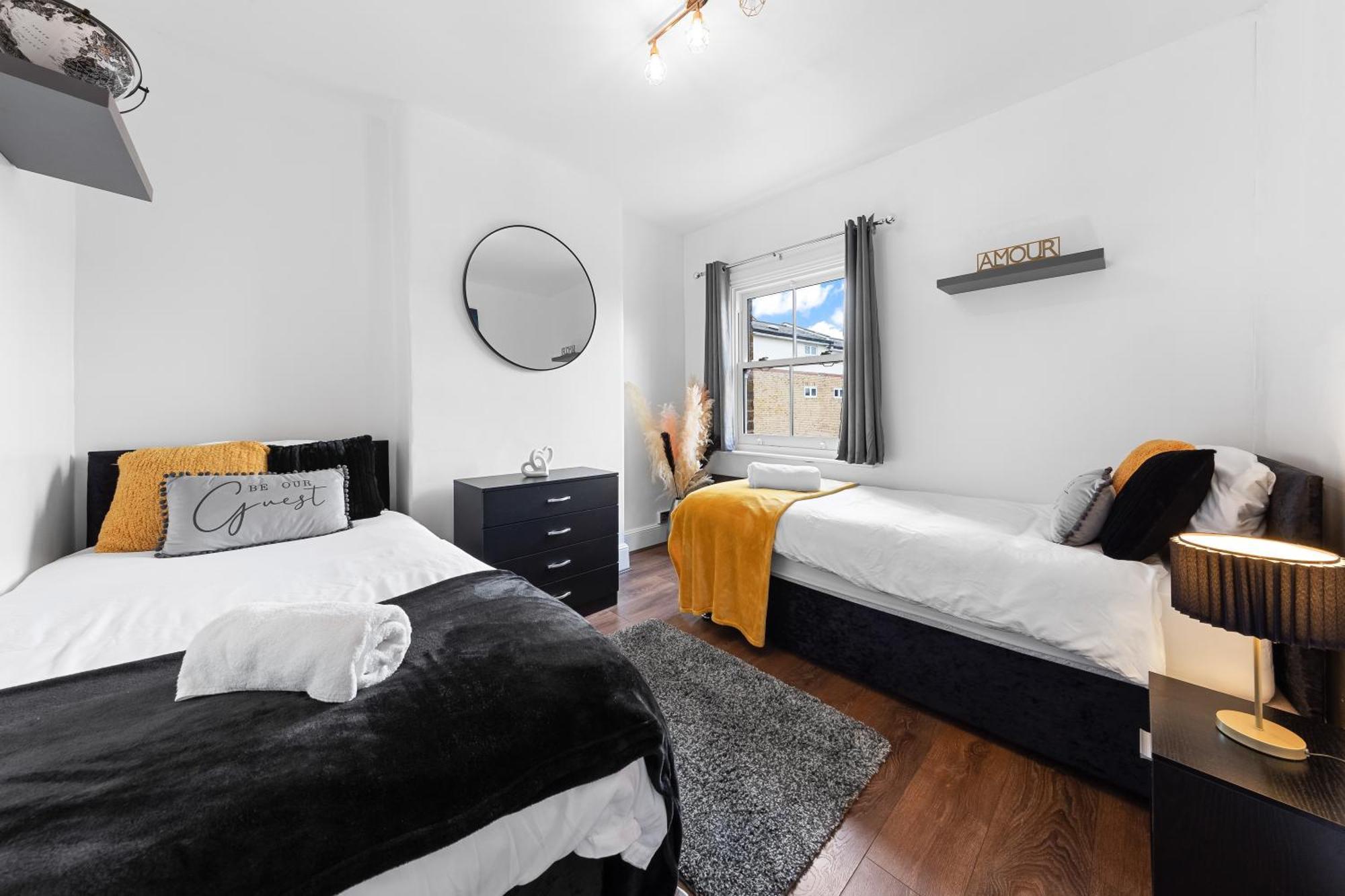 The Hogwarts Retreat - Cinema Room - Special May Offer - 25Th - 31St Watford  Esterno foto