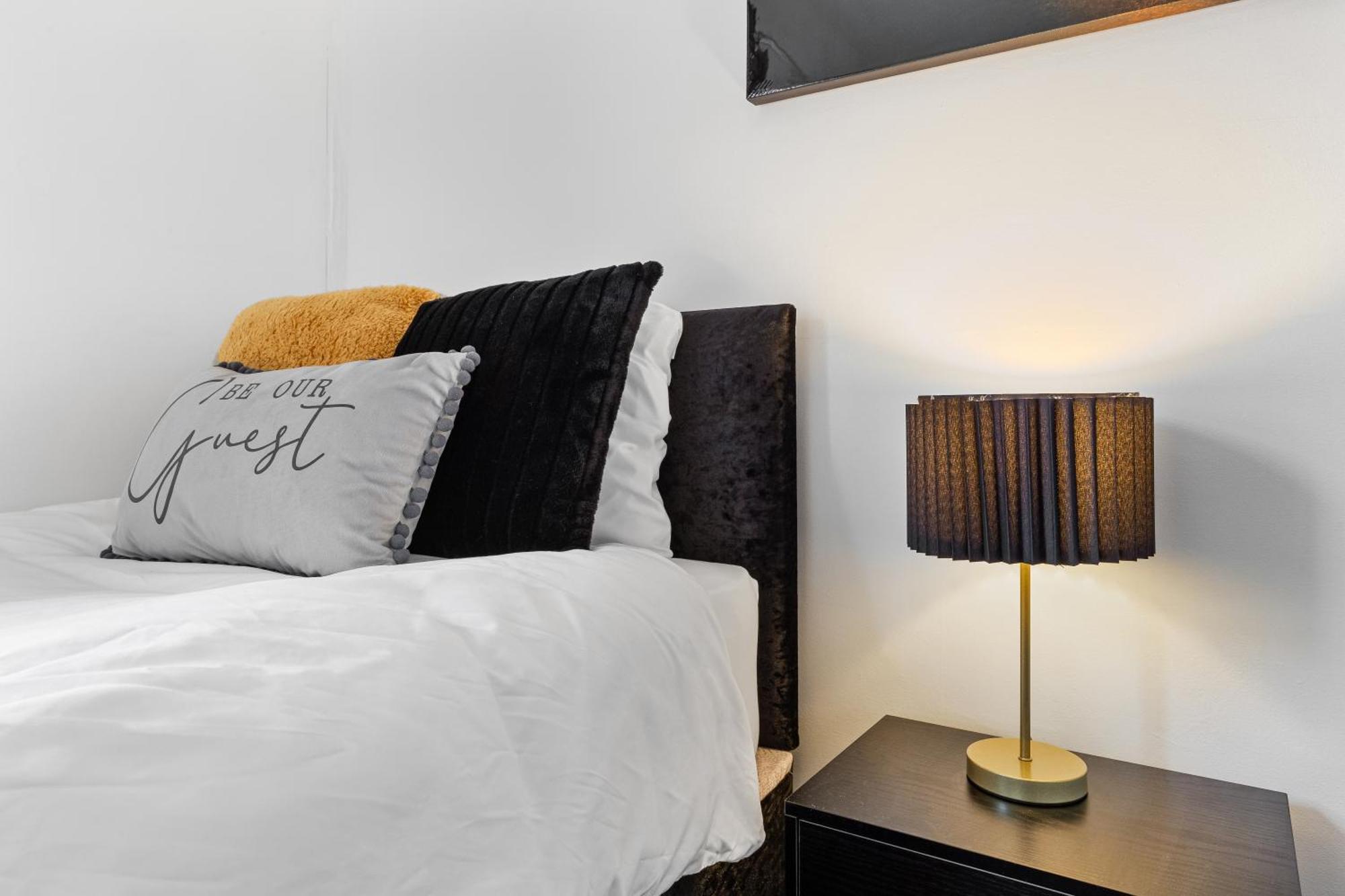 The Hogwarts Retreat - Cinema Room - Special May Offer - 25Th - 31St Watford  Esterno foto